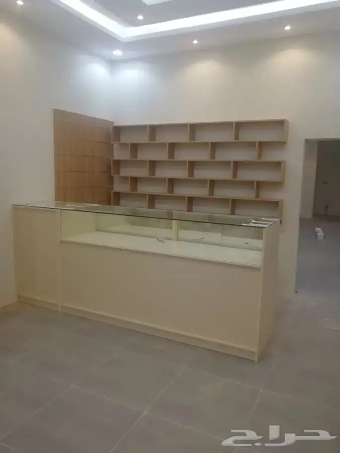 ديكورات محلات التجاريه. كاشير مكتب طاولات عرض 16