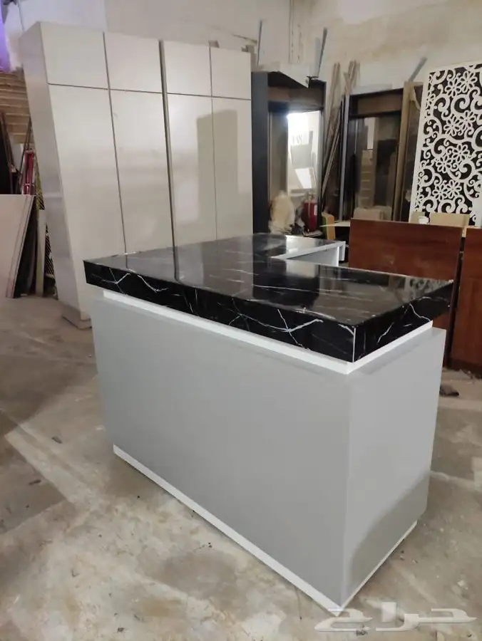 ديكورات محلات التجاريه. كاشير مكتب طاولات عرض 18