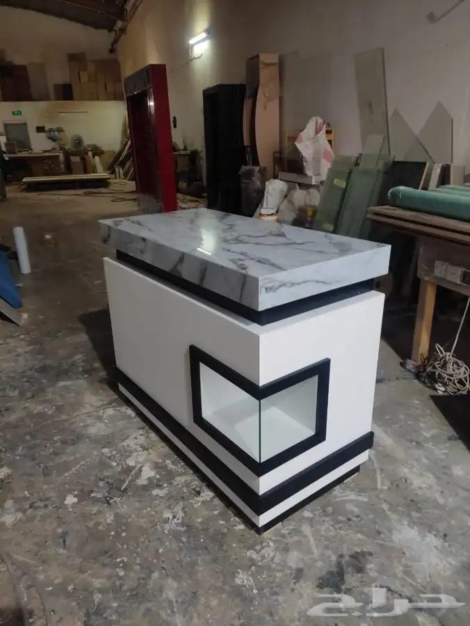 ديكورات محلات التجاريه. كاشير مكتب طاولات عرض 45