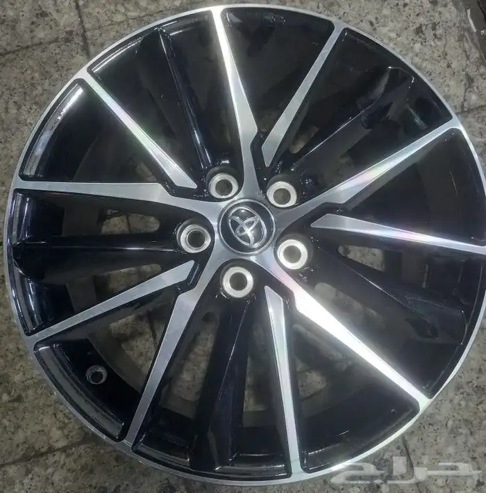 جنوط كامري هايبر موديل2023 مقاس18 اصلي وكالة 1