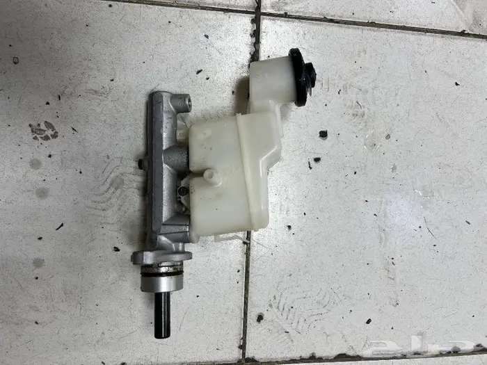 للبيع قطع غيار تويوتا هايلوكس موديل 2015 65