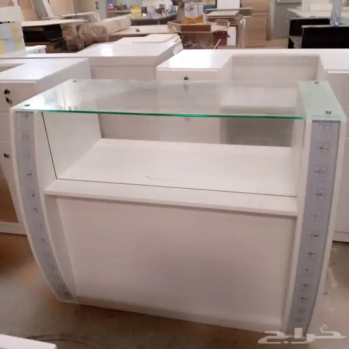 ديكورات محلات التجاريه. كاشير مكتب طاولات عرض 3