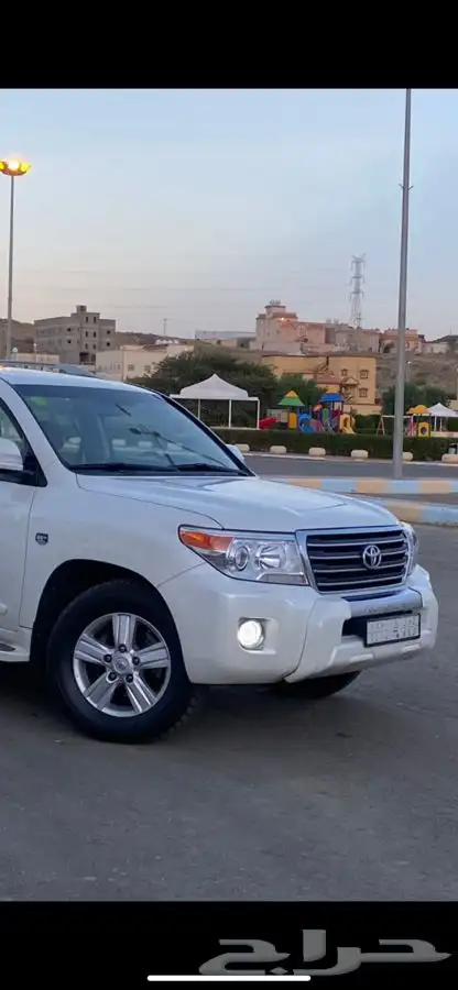 لاندكروزر 2014 جي اكس آر 8 سلندر 36