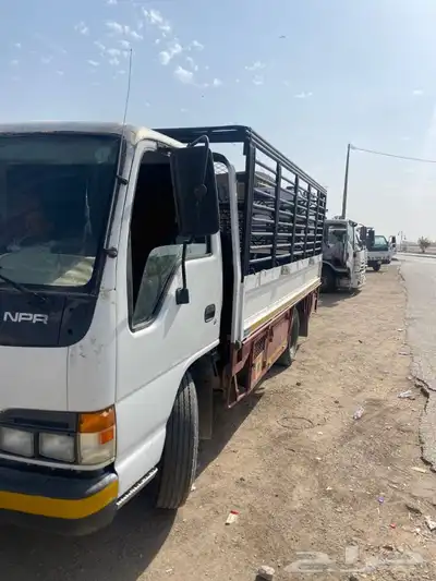 نقل عفش مع عمال تحميل وتنزيل يوجد فني ونجار 0
