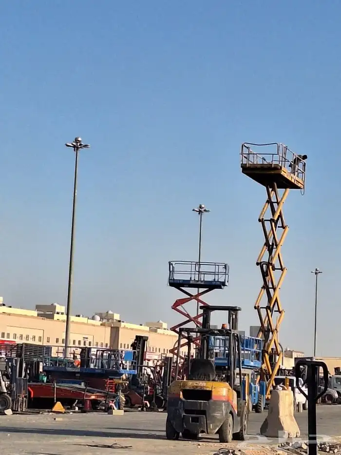 سيزر لفت ومان لفت . Scissor lift and Manlift 0