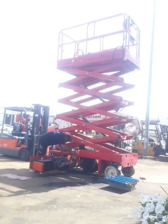 سيزر لفت ومان لفت . Scissor lift and Manlift 1