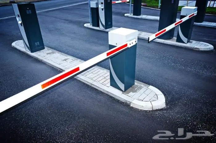 بوابات الكترونية للسيارات لتنظيم دخول السيارات بالزر والكارت 7