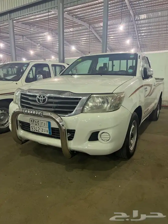هايلوكس 4 1 0 2 GLX تم البيع 28