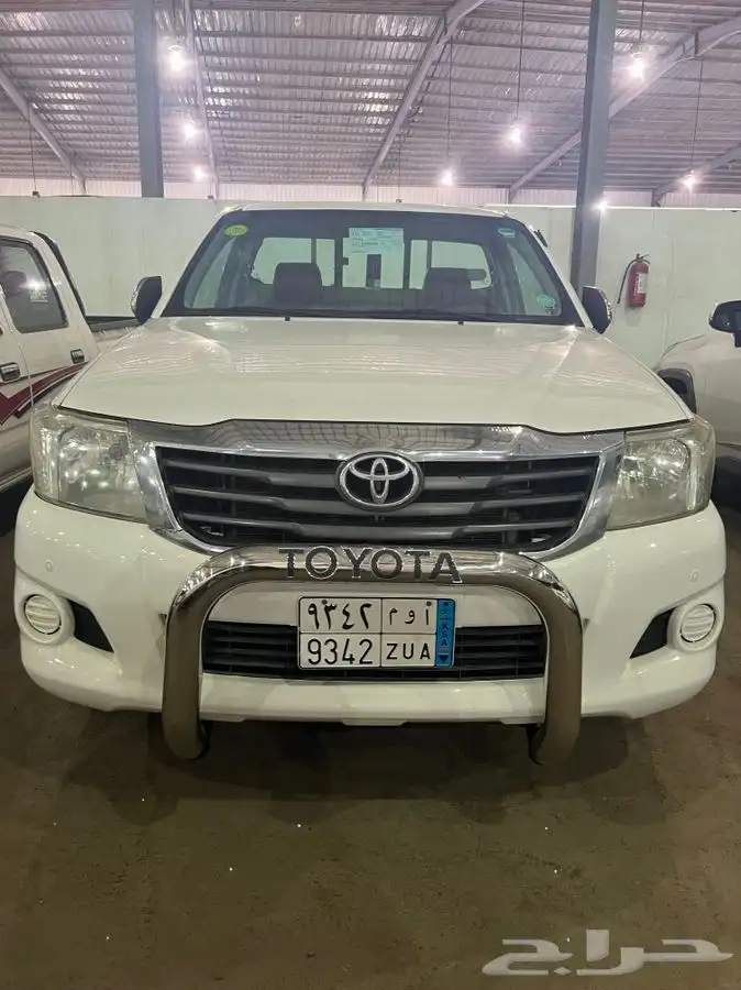 هايلوكس 4 1 0 2 GLX تم البيع 30