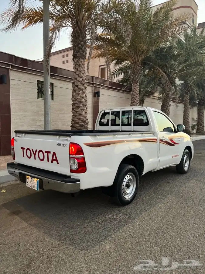 هايلوكس 4 1 0 2 GLX تم البيع 15