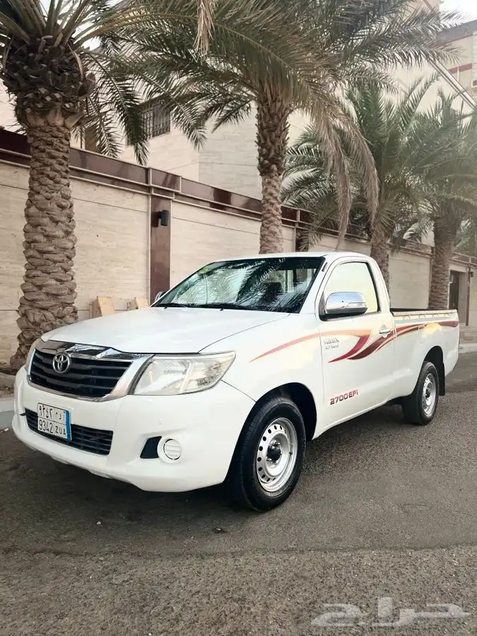 هايلوكس 4 1 0 2 GLX تم البيع 11