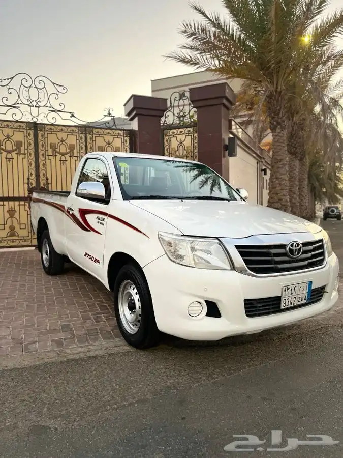 هايلوكس 4 1 0 2 GLX تم البيع 18