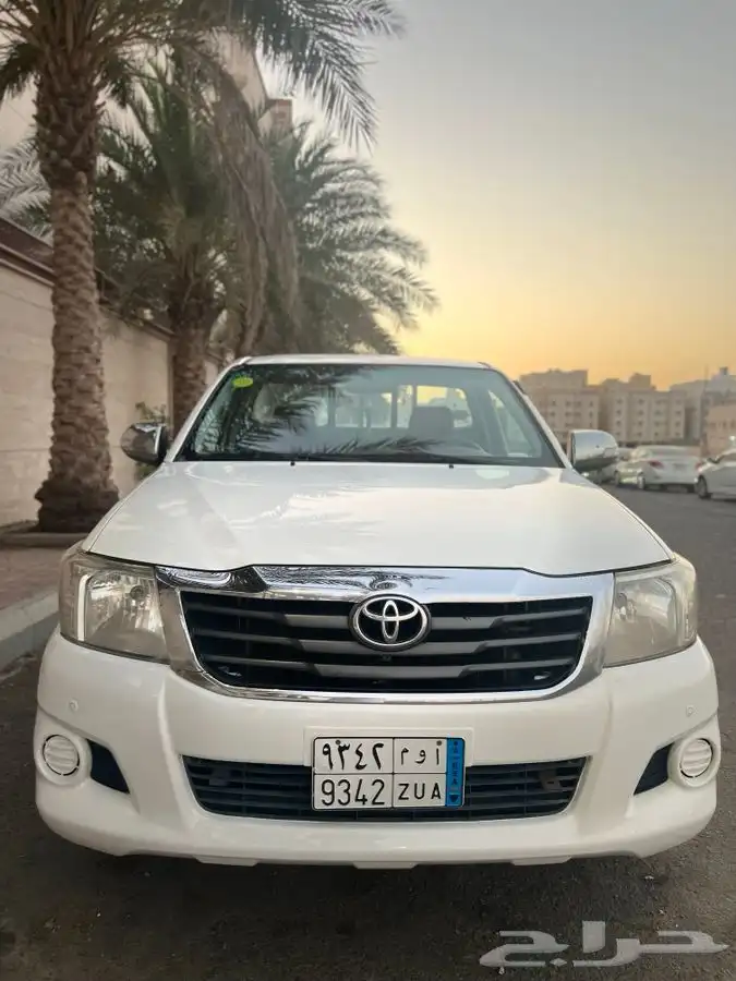 هايلوكس 4 1 0 2 GLX تم البيع 5