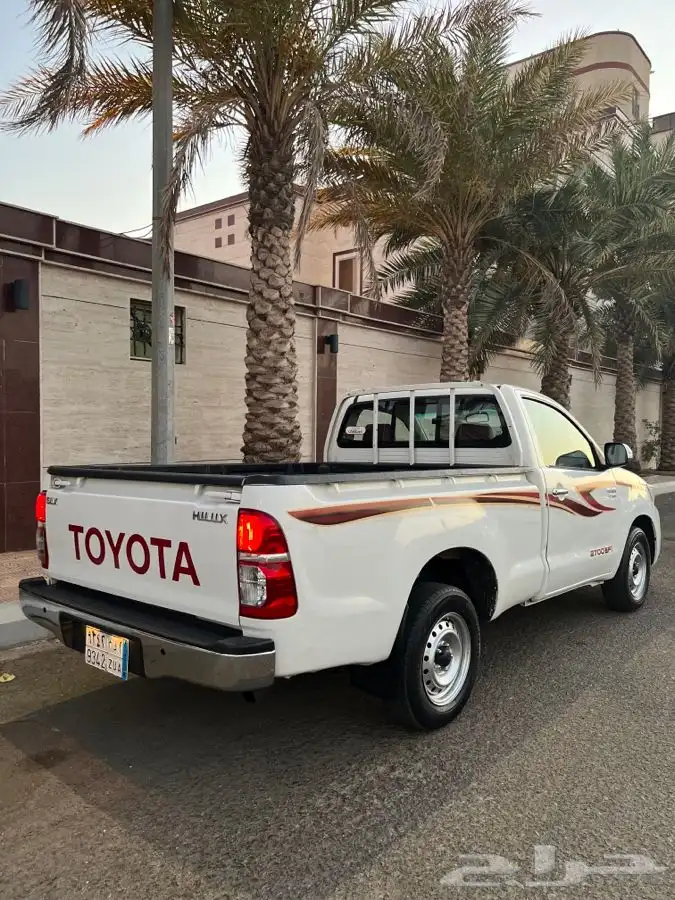 هايلوكس 4 1 0 2 GLX تم البيع 14