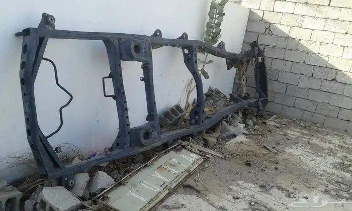 قطع غيار لاندكروزر صالون شاصي من 1998 الي2007 الرجاء الجديه 1