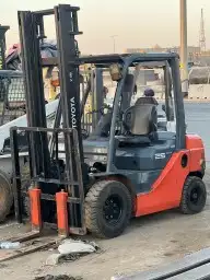 تأجير رفعه شوكيه يومي شهري مشوار 0