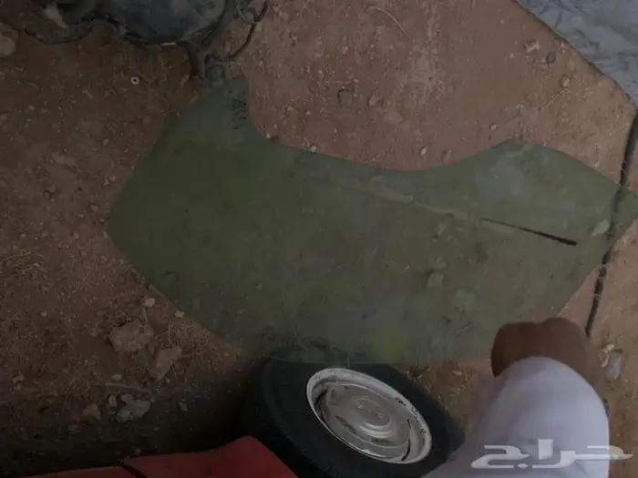 قزاز باب السائق وقزاز المثلث وقزاز الخلفي وقطع كومارو للبيع 1