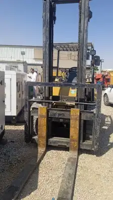 رافعه شوكيه ايجار فوركليفت ايجار 3طن 2
