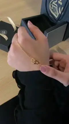 قلادة قلبين 3
