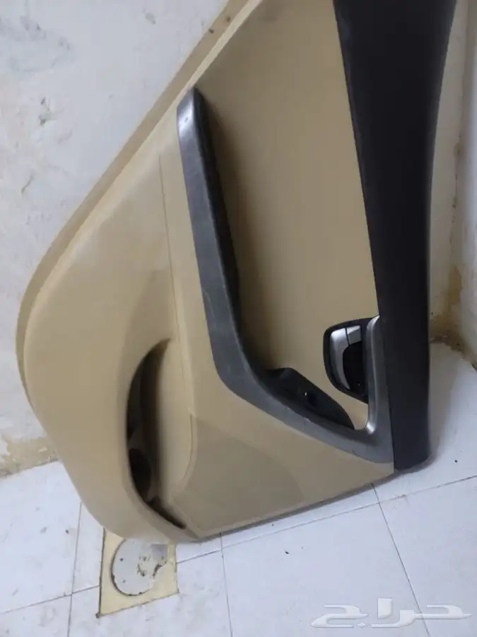 باب النترا خلفي يسار 1