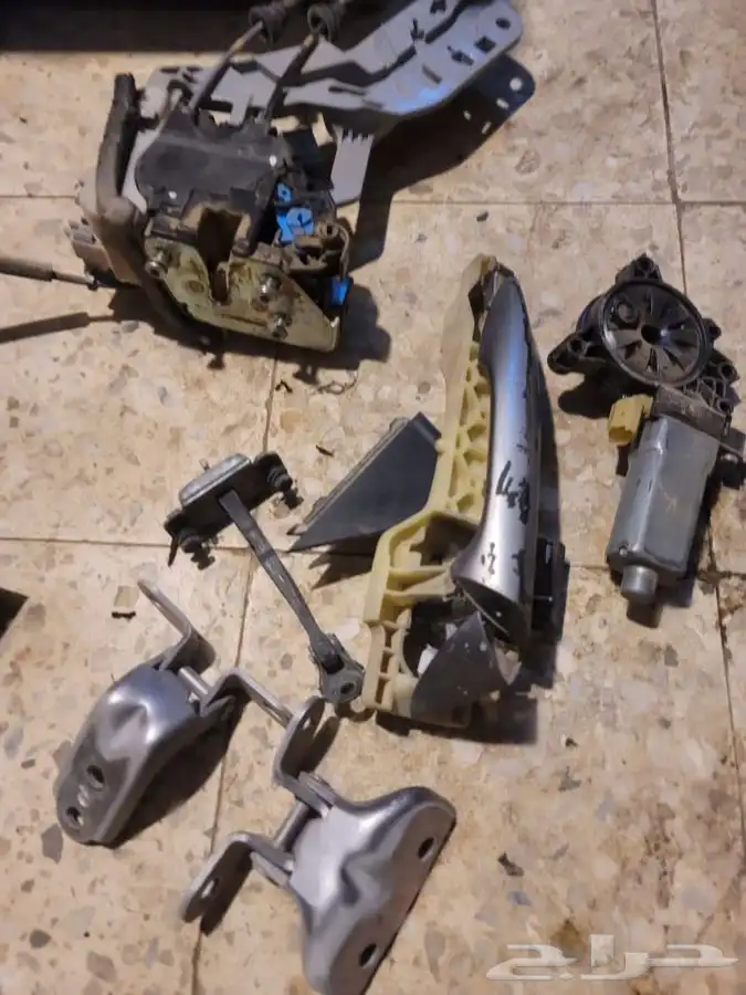 باب النترا خلفي يسار 9