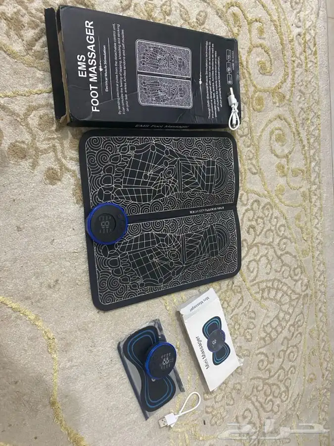 للبيع جهاز مساج العدد اثنين واحد للقدم والثاني للكتف 0