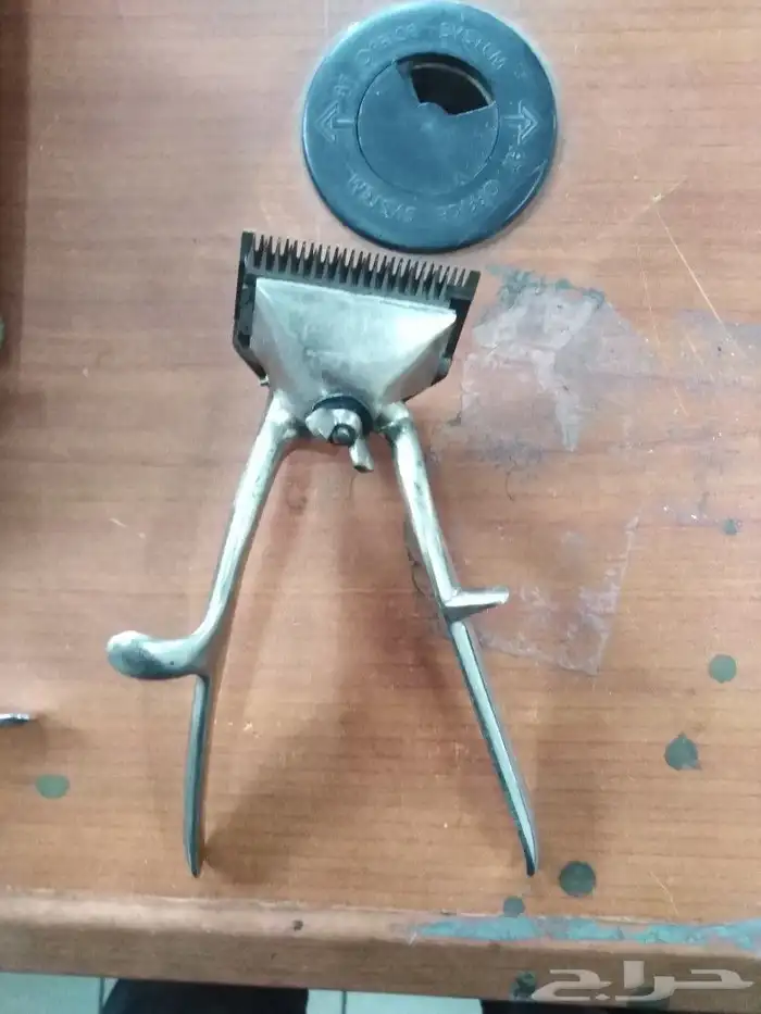 ماكينة حلاقه يدويه قديمه 1