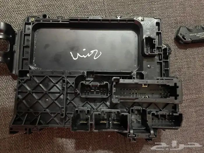 علبة فيوزات لكزس LS 460 1