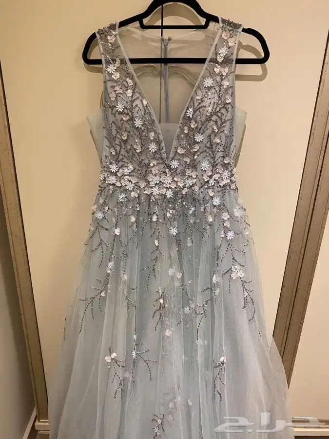 للبيع فستان مقاس ميديم براند Basix black label 2