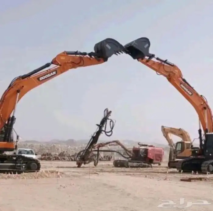 بوكلين للايجار شيول قلابات الامواج اللؤلؤ ابحر الشمالية 1