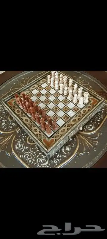 للبيع رقعةشطرنج من الخشب الموزاييك حفر.. مع أحجار صب جميلة. 0
