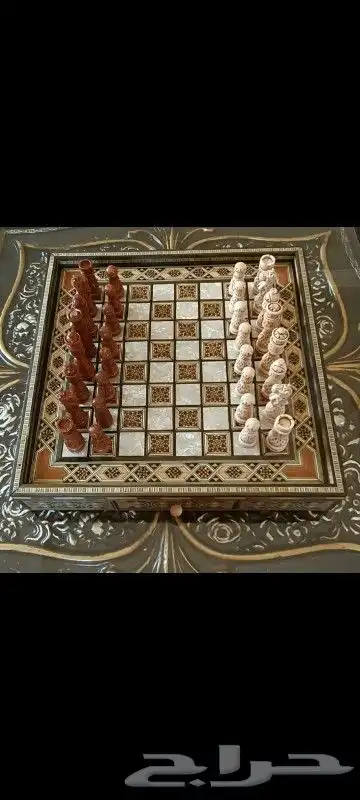 للبيع رقعةشطرنج من الخشب الموزاييك حفر.. مع أحجار صب جميلة. 1