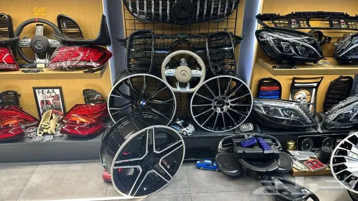 مرسيديس و بي ام دبليو تعديل من الخارج والداخل 70