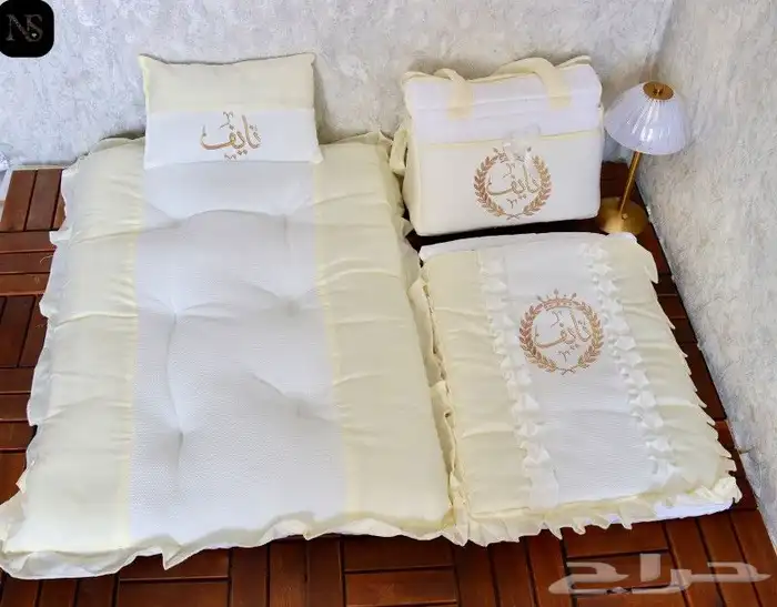 طقم مواليد مكتمل بالاسم الوان مميزه 8