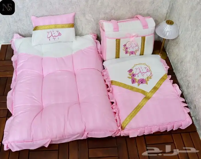 طقم مواليد مكتمل بالاسم الوان مميزه 7