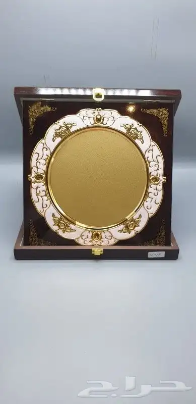 دروع تذكارية 18