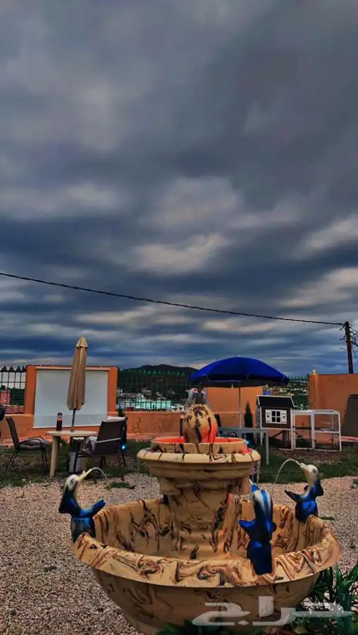 السودة بجلسة خارجية داخل السكن اطلالة خاصة 21