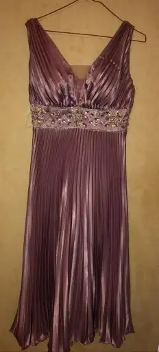فستان نسائي للبيع 0