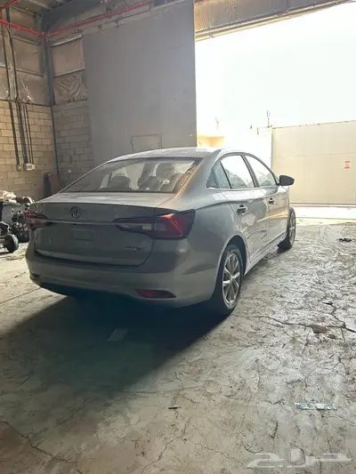 ام جي 5 موديل 2023 3