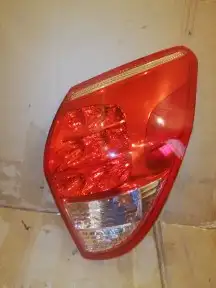 للبيع اسطب خلفي يمين تويوتا راف فور موديل 2008 اصلي مستعمل 2