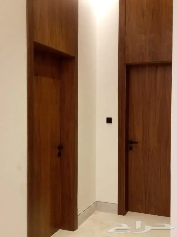 متخصصون في صناعة الابواب الخشبية والاثاث المنزلي والديكور وا 2