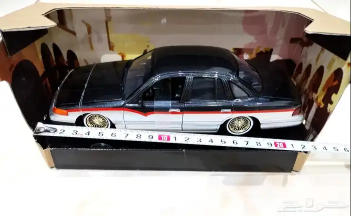 مجسم فورد كراون فكتوريا 3