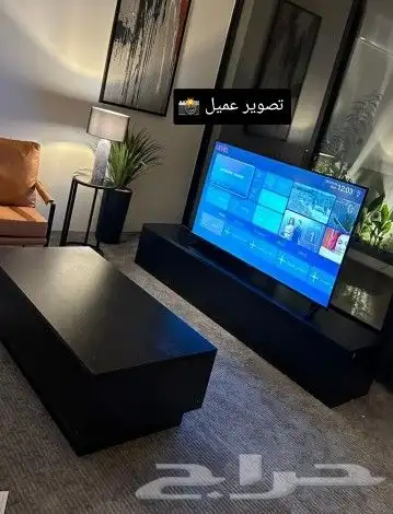 طاولات وسط مع تصوير العملاء على الطبيعة 16