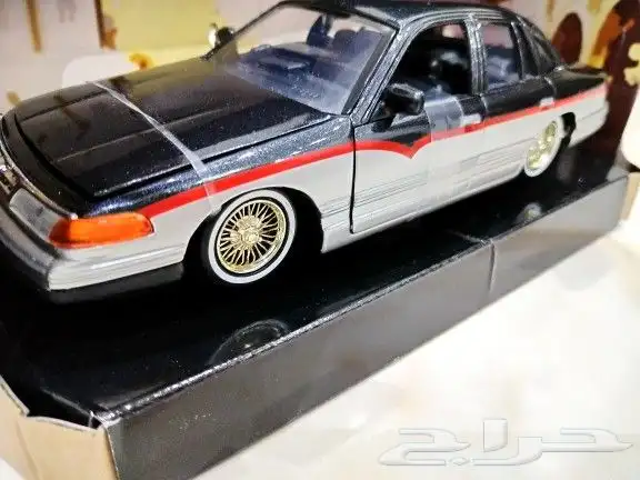 مجسم فورد كراون فكتوريا 5