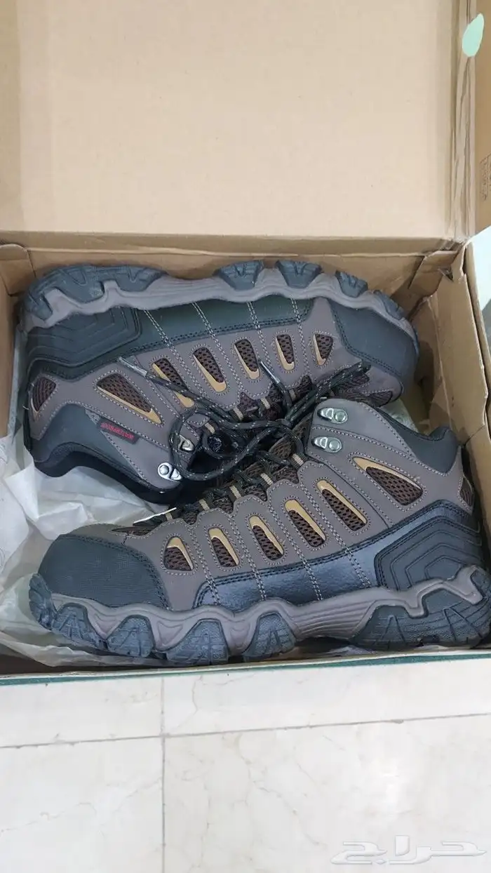 جزمة ماركة سكتشرس (skechers) الغنية عن التعريف 1