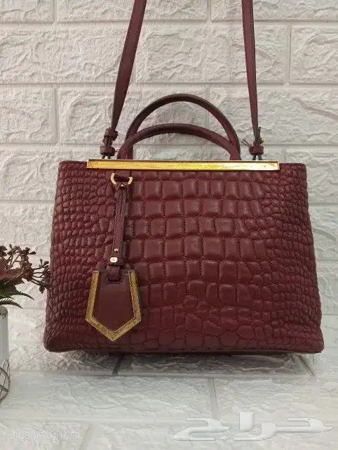 للجمله 100 شنطه مستعمل ماركات اصليه 14