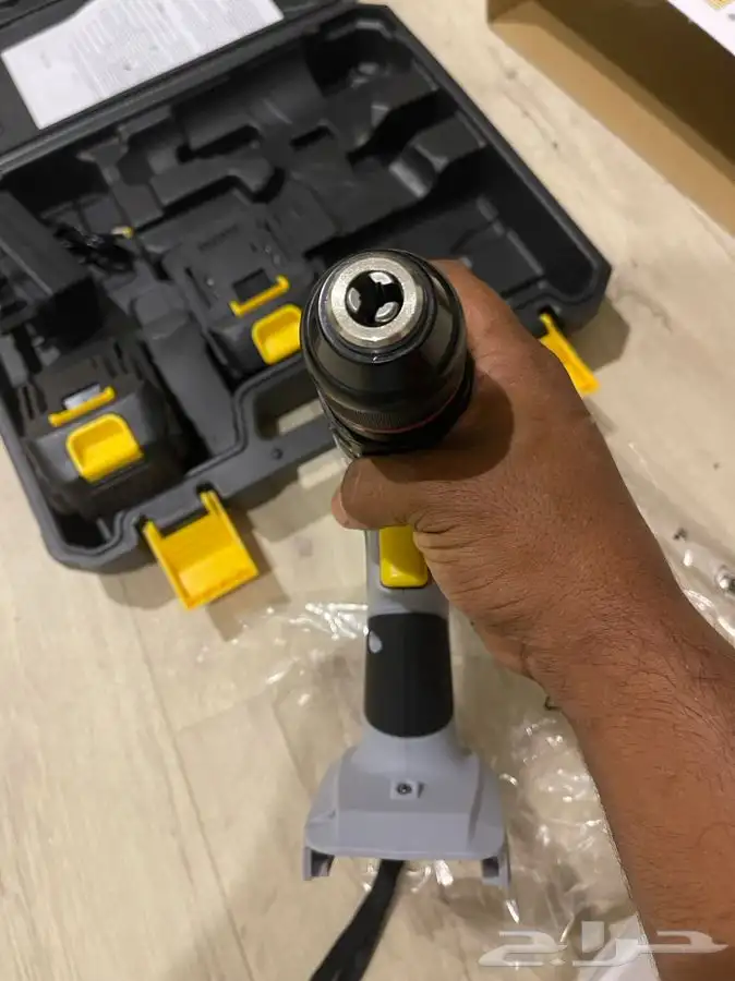 للبيع درل يركب للتخريم والفك المصامير وللتنضيف والصنفره 4