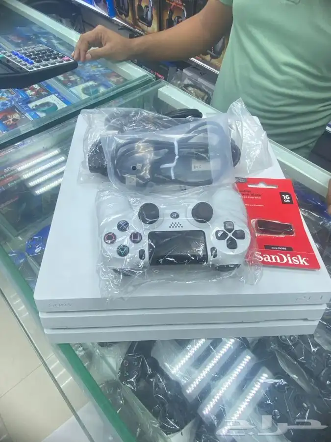سوني 4 برو ابيض 1