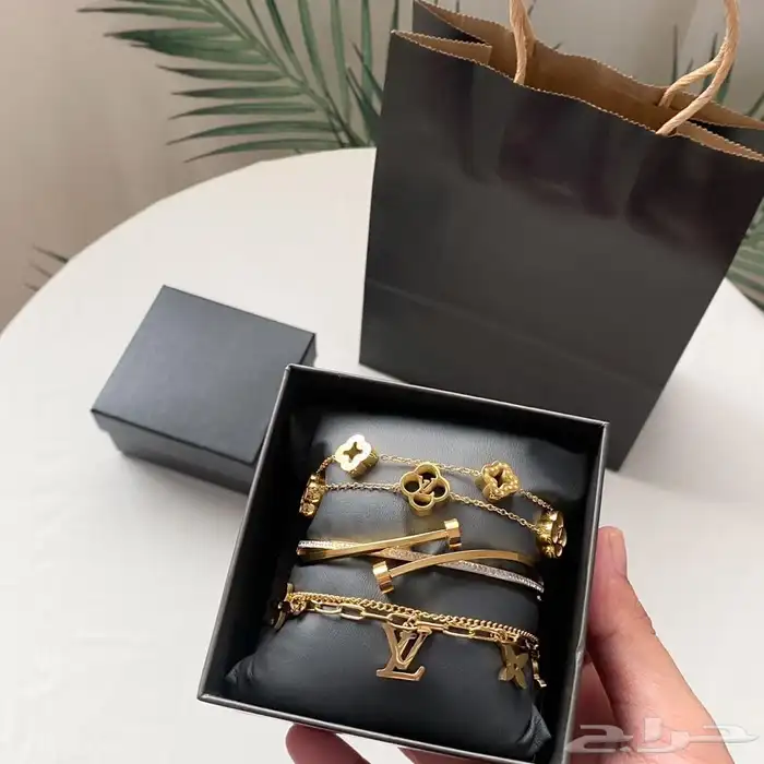 ماركات اساوركارتيرقوتشي لويس فيتون ملحقات الماركة هديه 150 47