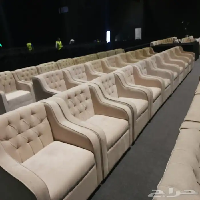 كرأسي وكنب أسود 8